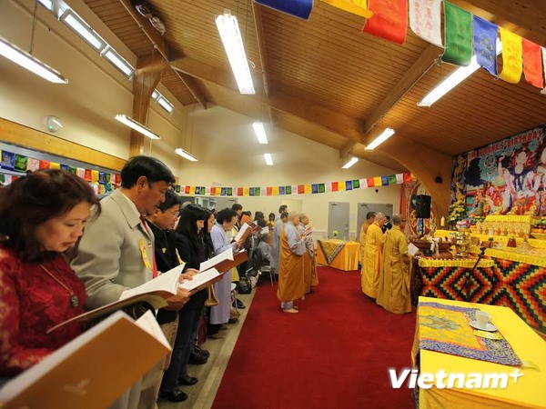 Vietnamese community in the United Kingdom celebrates Vesak